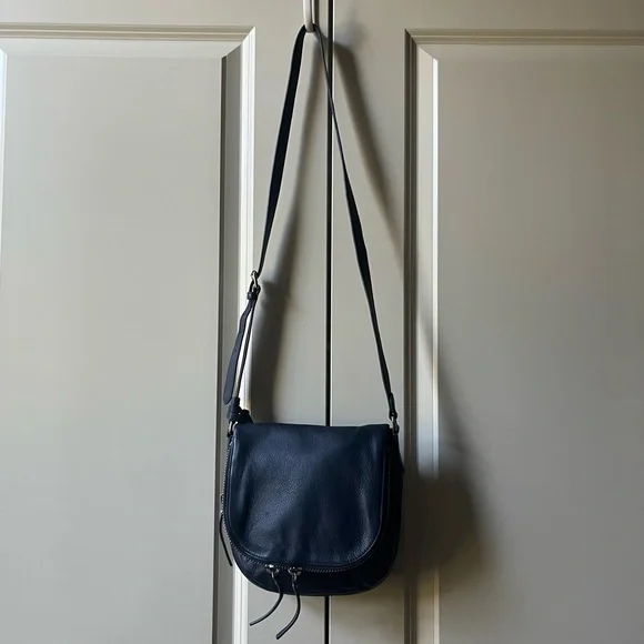 Like New Vince Camuto Navy Crossbody bag with red accents - Picture 2 of 9